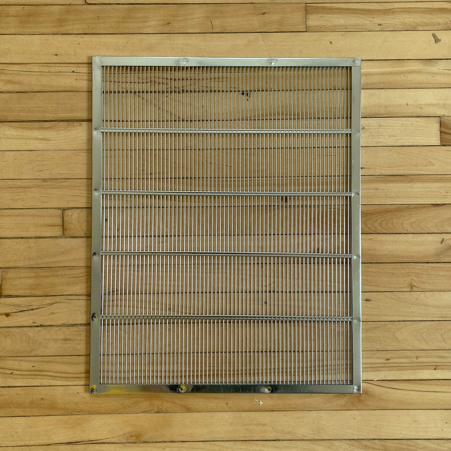 Grille à reine (métal)