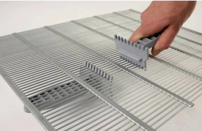 Grattoir pour grille à reine (plastique)