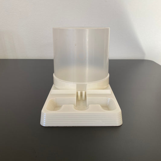 Nourrisseur d'entrée en plastique