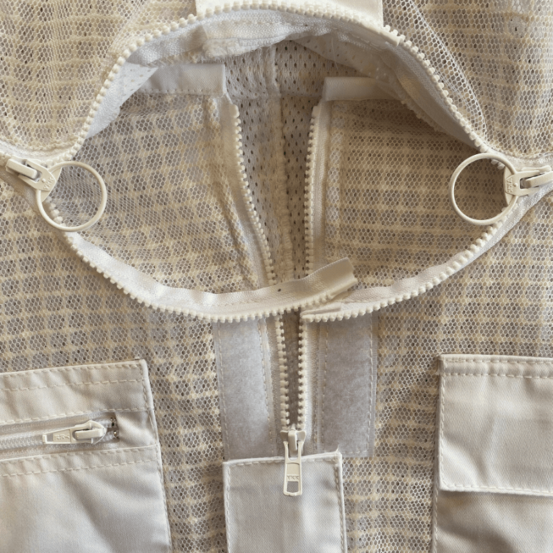 Complete ventilated beekeeper's suit