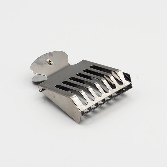 Metal queen clamp