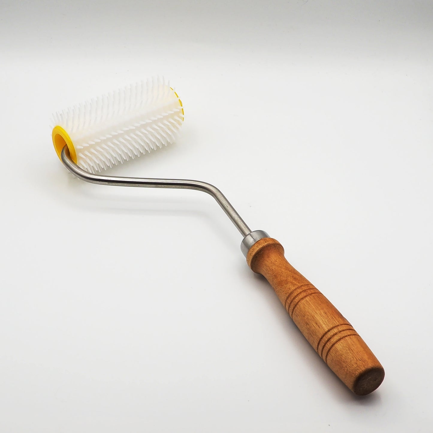Uncapping roller