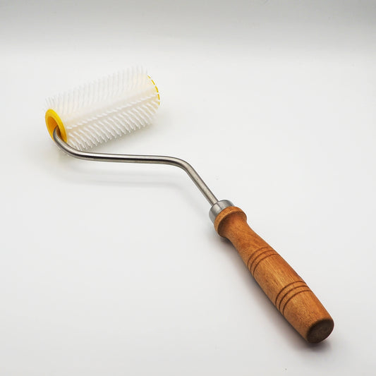 Uncapping roller
