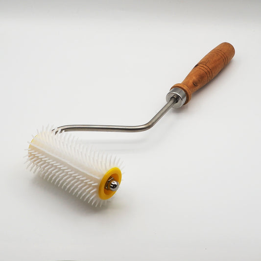 Uncapping roller